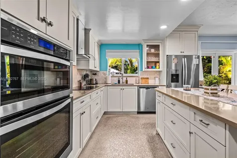 517 NE 2nd Place Dania Beach FL 33004