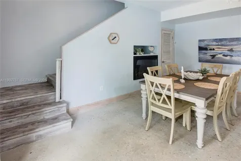 517 NE 2nd Place Dania Beach FL 33004