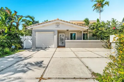 517 NE 2nd Place Dania Beach FL 33004