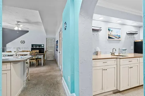 517 NE 2nd Place Dania Beach FL 33004
