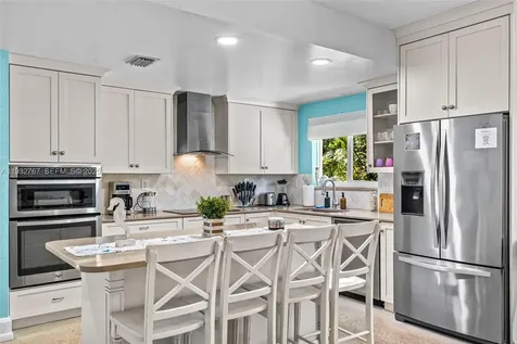 517 NE 2nd Place Dania Beach FL 33004