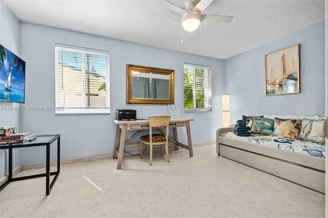517 NE 2nd Place Dania Beach FL 33004