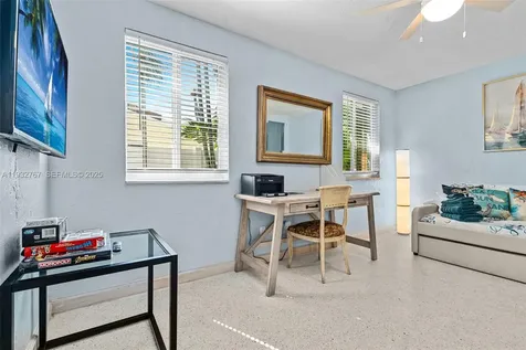 517 NE 2nd Place Dania Beach FL 33004
