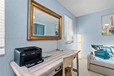 517 NE 2nd Place Dania Beach FL 33004