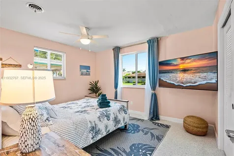 517 NE 2nd Place Dania Beach FL 33004