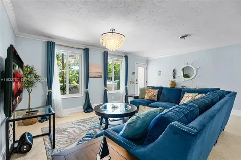 517 NE 2nd Place Dania Beach FL 33004