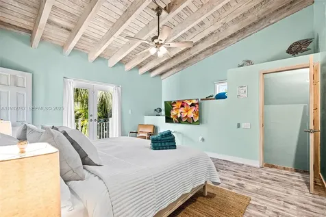 517 NE 2nd Place Dania Beach FL 33004