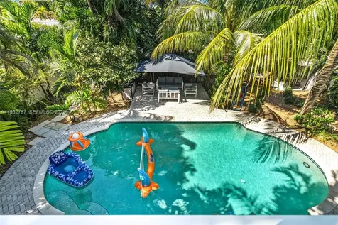 517 NE 2nd Place Dania Beach FL 33004