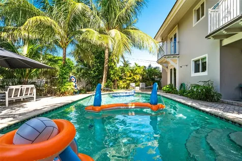 517 NE 2nd Place Dania Beach FL 33004