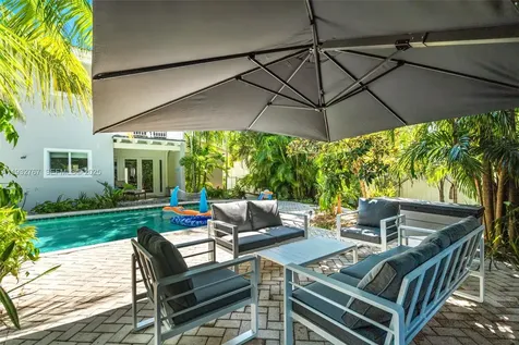 517 NE 2nd Place Dania Beach FL 33004