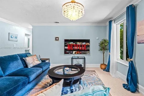 517 NE 2nd Place Dania Beach FL 33004