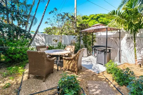 517 NE 2nd Place Dania Beach FL 33004