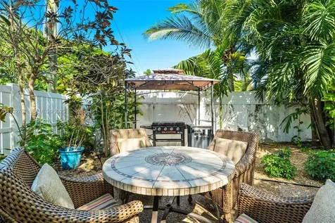 517 NE 2nd Place Dania Beach FL 33004