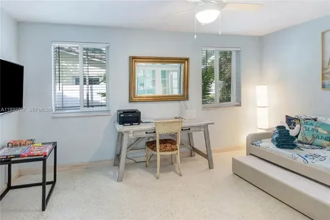 517 NE 2nd Place Dania Beach FL 33004