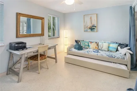 517 NE 2nd Place Dania Beach FL 33004