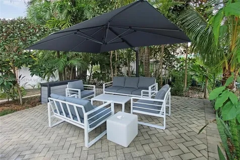 517 NE 2nd Place Dania Beach FL 33004