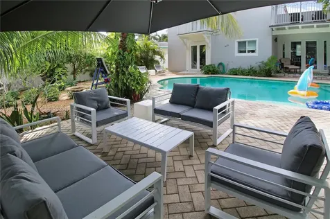 517 NE 2nd Place Dania Beach FL 33004