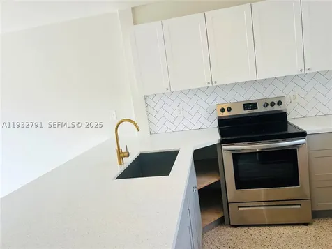 910 SW 4th Avenue Miami FL 33130