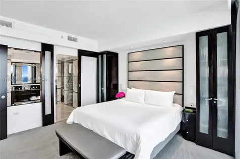 4391 Collins Avenue Miami Beach FL 33140