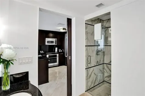 4391 Collins Avenue Miami Beach FL 33140