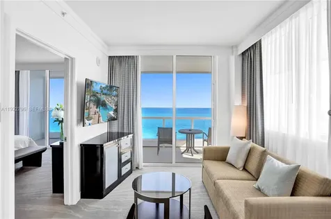 4391 Collins Avenue Miami Beach FL 33140