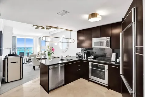 4391 Collins Avenue Miami Beach FL 33140