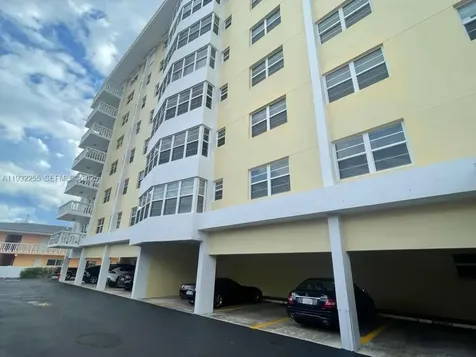 2500 NE 48th Lane Fort Lauderdale FL 33308