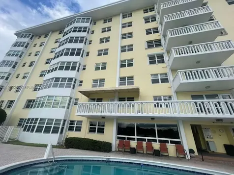 2500 NE 48th Lane Fort Lauderdale FL 33308