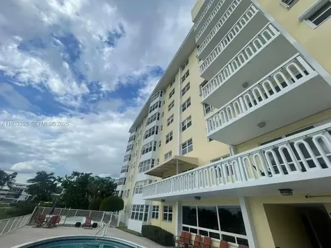 2500 NE 48th Lane Fort Lauderdale FL 33308