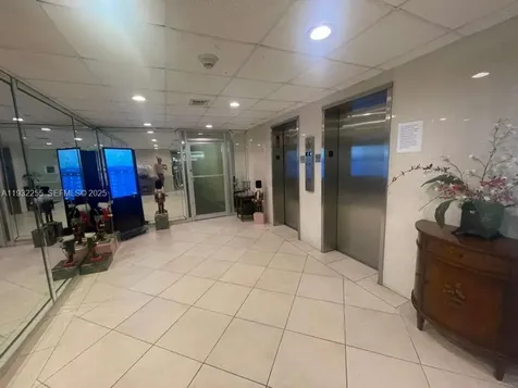 2500 NE 48th Lane Fort Lauderdale FL 33308