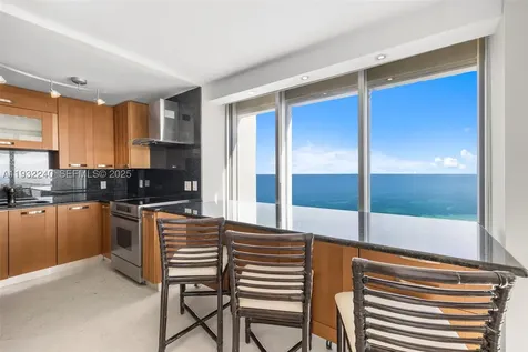 881 Ocean Drive Key Biscayne FL 33149