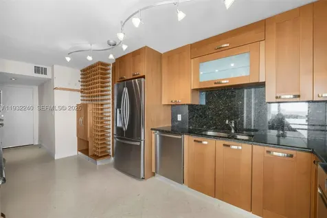 881 Ocean Drive Key Biscayne FL 33149