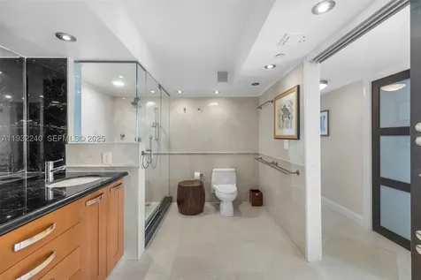 881 Ocean Drive Key Biscayne FL 33149
