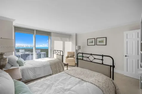 881 Ocean Drive Key Biscayne FL 33149