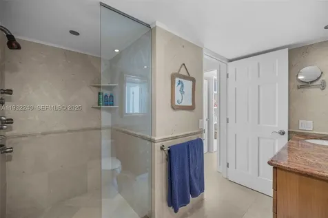 881 Ocean Drive Key Biscayne FL 33149