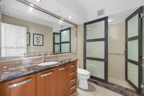 881 Ocean Drive Key Biscayne FL 33149