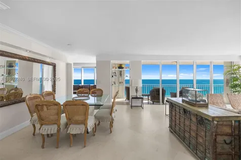 881 Ocean Drive Key Biscayne FL 33149