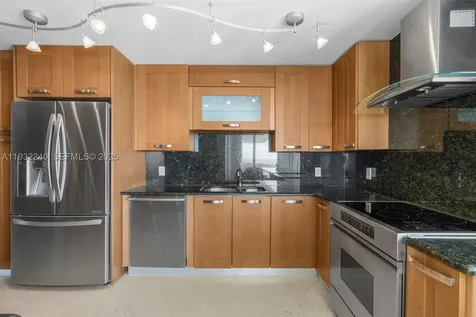 881 Ocean Drive Key Biscayne FL 33149