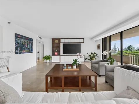 11113 Biscayne Boulevard Miami FL 33181