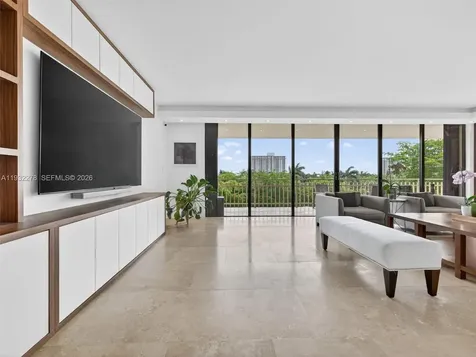 11113 Biscayne Boulevard Miami FL 33181
