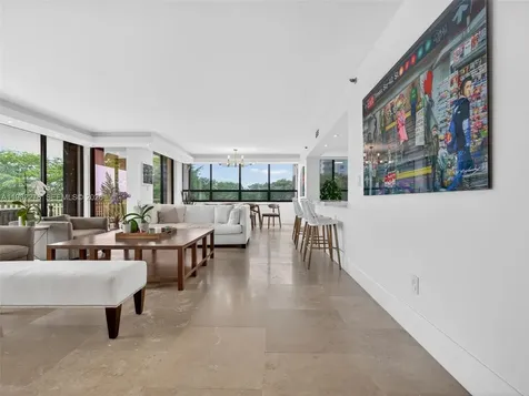 11113 Biscayne Boulevard Miami FL 33181