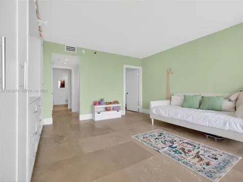 11113 Biscayne Boulevard Miami FL 33181