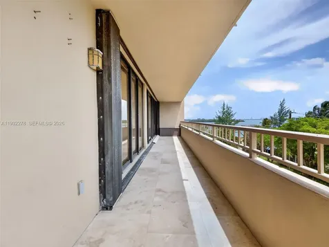 11113 Biscayne Boulevard Miami FL 33181