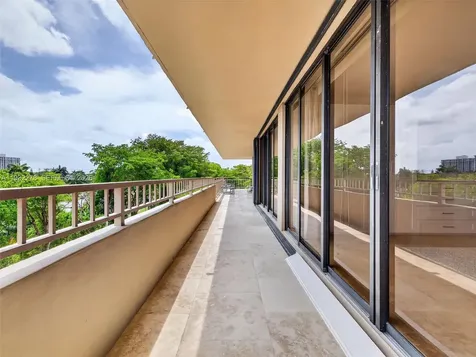 11113 Biscayne Boulevard Miami FL 33181