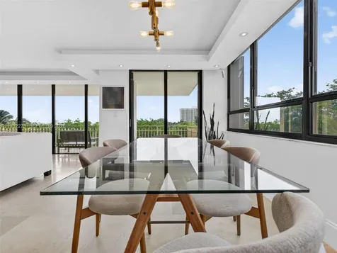 11113 Biscayne Boulevard Miami FL 33181
