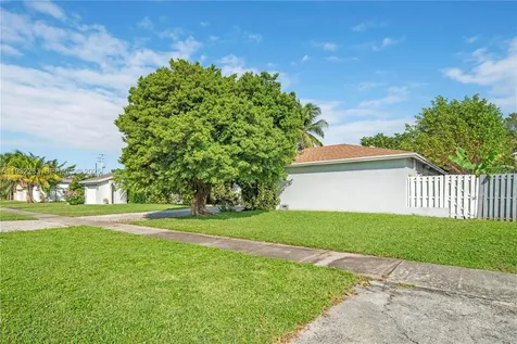4093 NW 1st Place Deerfield Beach FL 33442