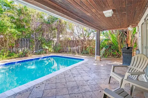 4093 NW 1st Place Deerfield Beach FL 33442