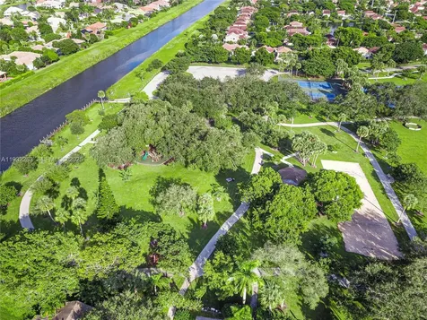 4093 NW 1st Place Deerfield Beach FL 33442