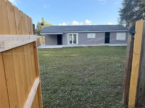 1822 SE Oxmoor Court Port St. Lucie FL 34952