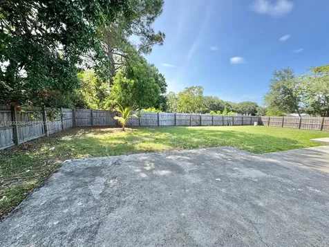 1822 SE Oxmoor Court Port St. Lucie FL 34952